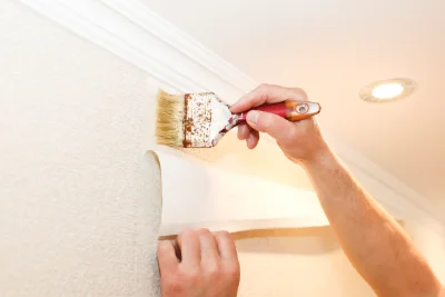 Pose de papier peint à Codolet — revêtements muraux et toiles de verre
